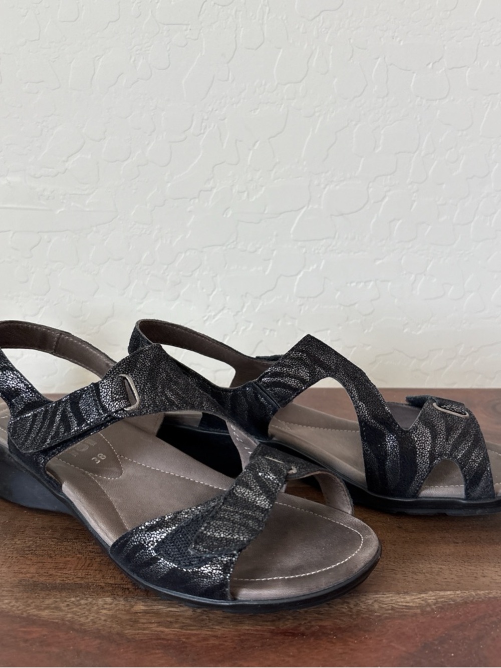 Mephisto Womens Paris Hook And Loop Sandals Small Wedge In Black Size 38 US 7.5